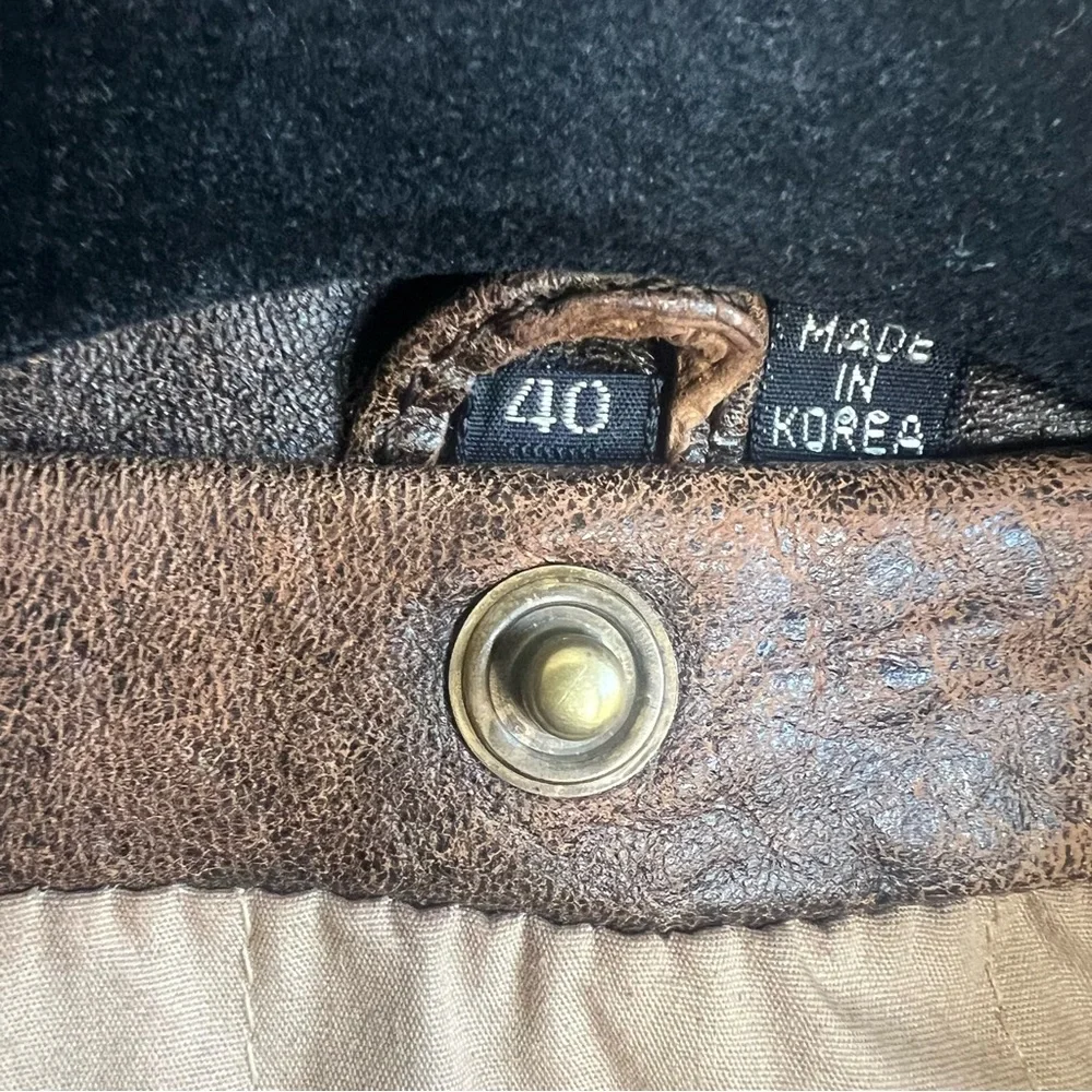 Vintage LeatherTown Bomber Aviator
Leather Jacket Size 40 Embroidered
Michelob - Picture 7 of 16